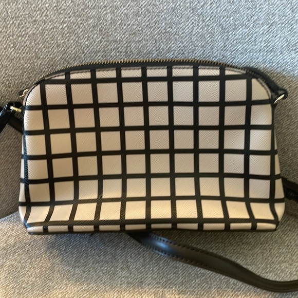 Kate Spade crossbody purse, black and cream checkered - Picture 4 of 7